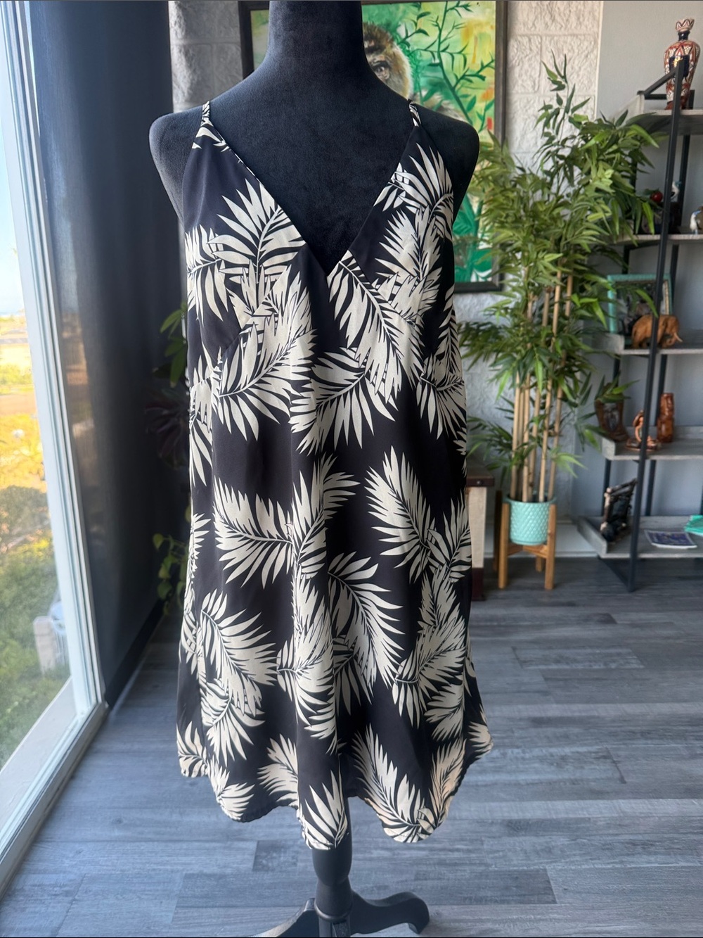 Misguided  Black & Cream Palm Print V-Neck Slip Dress Size 8